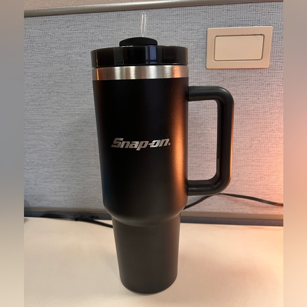 Snap-on Black 40oz Stanley Cup